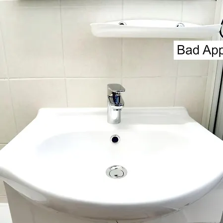 Privat In In Egelsbach, Klimaanlage, Self Check In über Türschlüsselcode, Sauna Optional Apartamento *