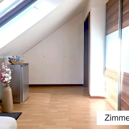 Privat In In Egelsbach, Klimaanlage, Self Check In Ueber Tuerschluesselcode, Sauna Optional *